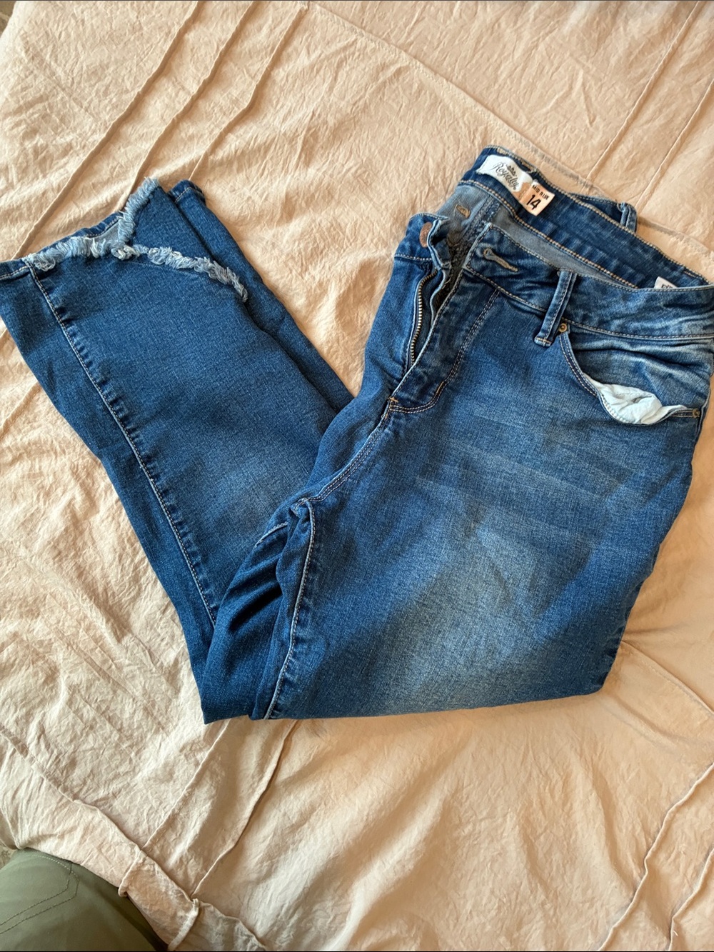 Royalty For Me Distressed Ankle Crop Jeans in Blue